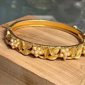 Gold Leaf Pearl Bangle